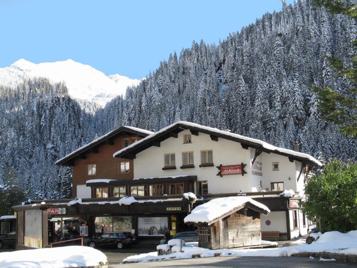 Mondschein's Hostel Klosterle am Arlberg Exterior foto